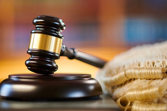 КАЛИФОРНИЯЛИК БОЛАЛАР  ҲУКУМАТНИ СУДГА БЕРДИ